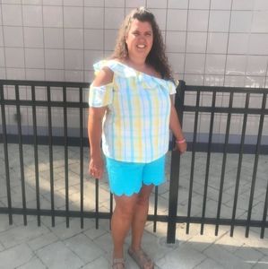 Meet your Posher, Lora